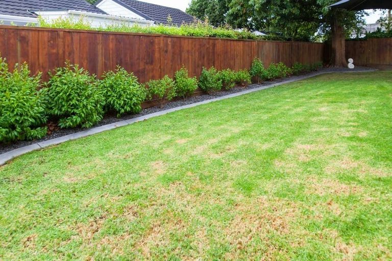 Photo of property in 25 Blakeborough Drive, Forrest Hill, Auckland, 0620