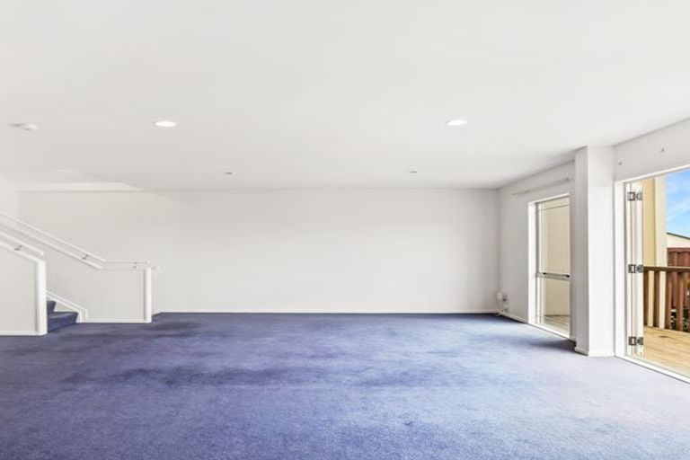 Photo of property in 145e Hobsonville Road, West Harbour, Auckland, 0618