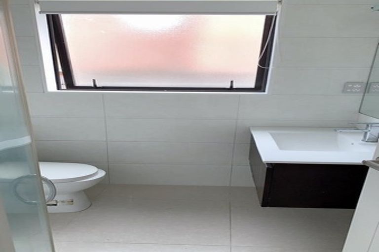 Photo of property in 2 Castlederg Drive, Flat Bush, Auckland, 2019