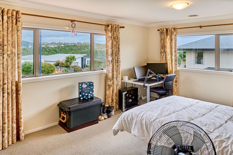 Photo of property in 31 Sumner Terrace, Aotea, Porirua, 5024