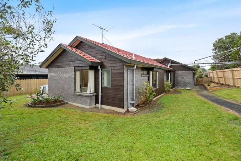 Photo of property in 76 Burswood Drive, Burswood, Auckland, 2013