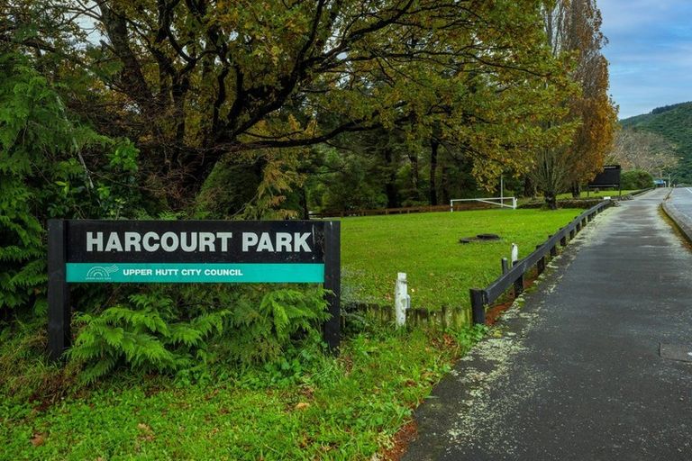 Photo of property in 31a Roband Crescent, Brown Owl, Upper Hutt, 5018