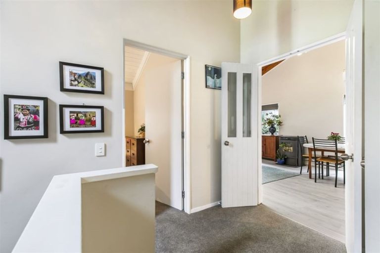 Photo of property in 2/52 Fowler Street, Northcote, Auckland, 0627