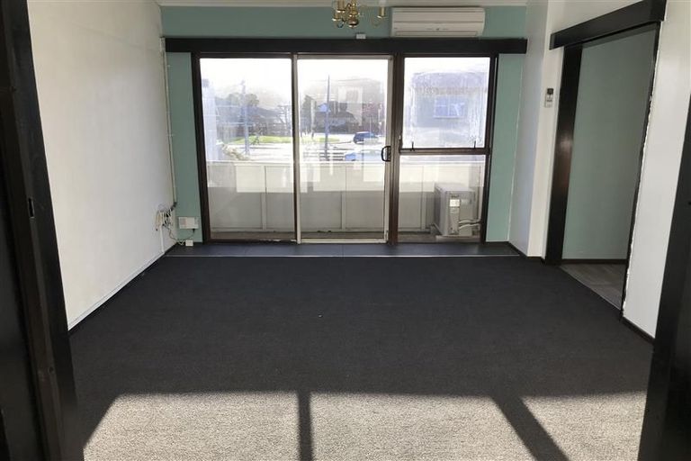 Photo of property in 1/168 Kings Crescent, Hutt Central, Lower Hutt, 5010