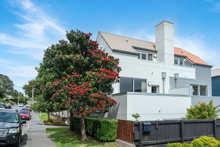 Photo of property in 1/12 Agra Crescent, Khandallah, Wellington, 6035