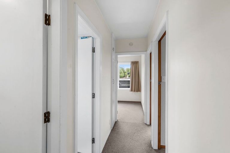 Photo of property in 77 Farquhars Road, Redwood, Christchurch, 8051