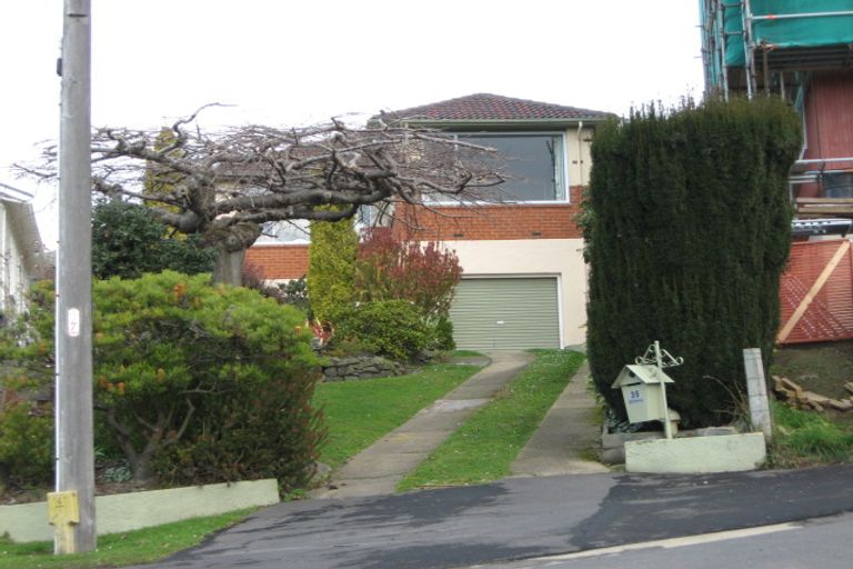 Photo of property in 35 Earls Road, Saint Clair, Dunedin, 9012
