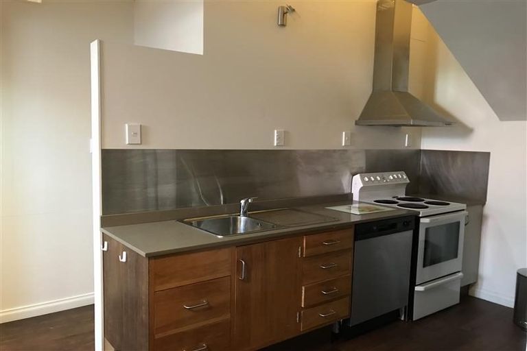 Photo of property in 37 Dowling Street, Dunedin Central, Dunedin, 9016