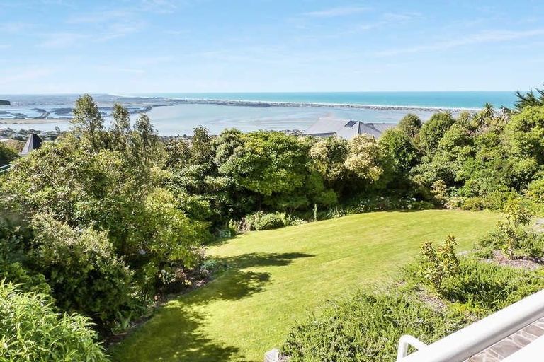 Photo of property in 27 Belleview Terrace, Mount Pleasant, Christchurch, 8081