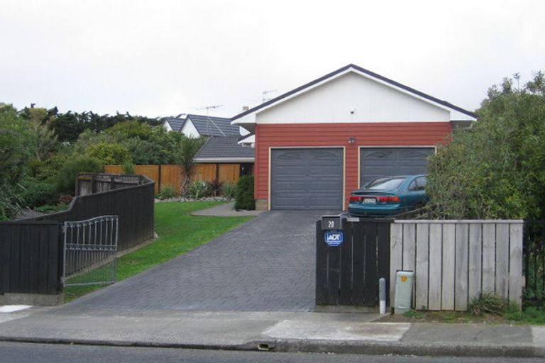 Photo of property in 20 Carluke Street, Paparangi, Wellington, 6037
