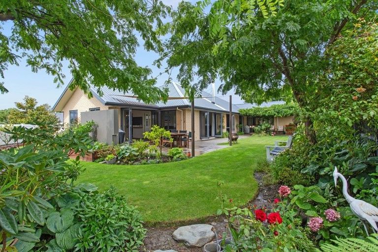 Photo of property in 17 Chamberlain Lane, Rangiora, 7400