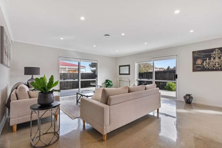 Photo of property in 30 Orchard Rise, Rosehill, Papakura, 2113