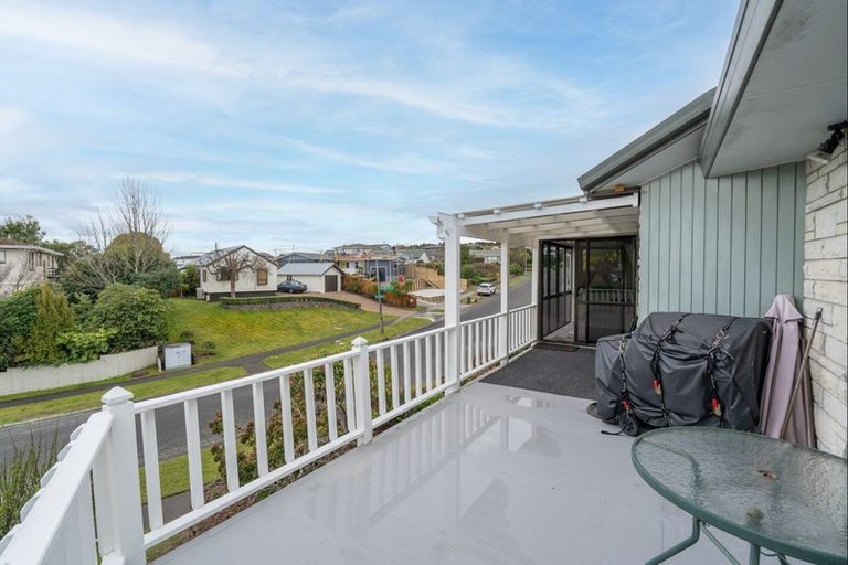 Photo of property in 1 Gladstone Grove, Richmond Heights, Taupo, 3330