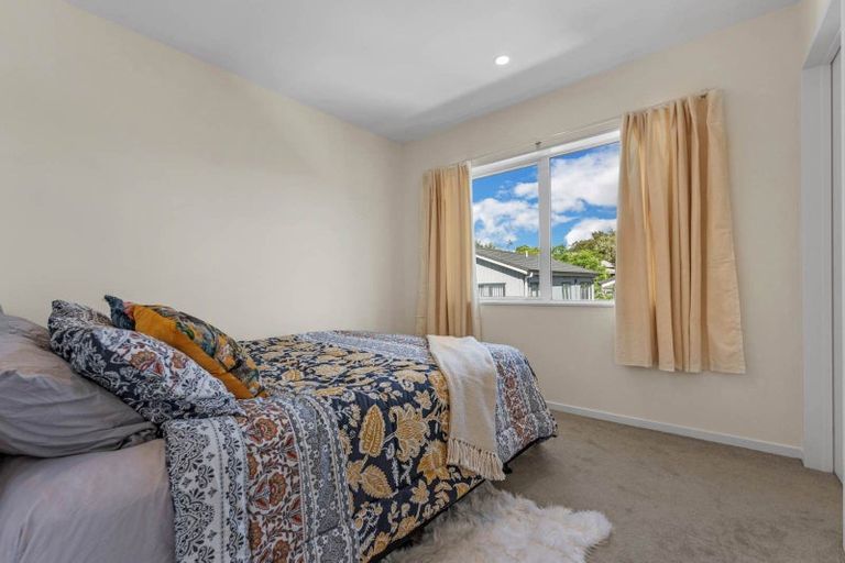Photo of property in 45c Rangeview Road, Sunnyvale, Auckland, 0612