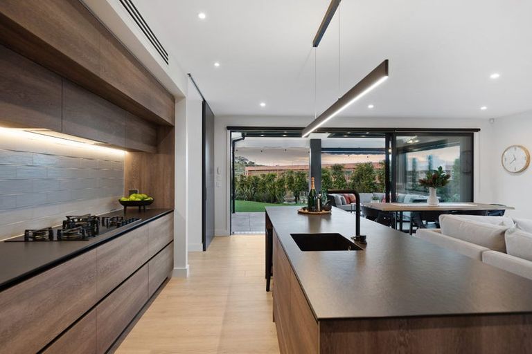 Photo of property in 9 Ridgelea Road, Long Bay, Albany, 0792