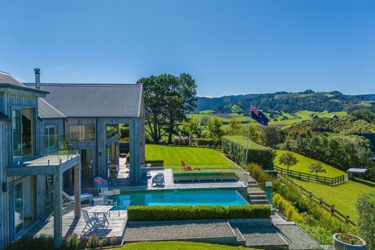 Photo of property in 11 Tamahunga Drive, Matakana, Warkworth, 0985