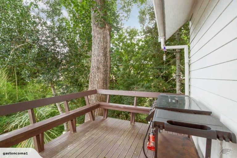 Photo of property in 1/43 Sabulite Road, Kelston, Auckland, 0602