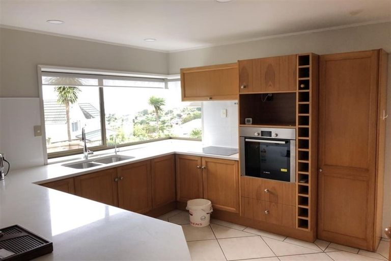 Photo of property in 29 Calypso Place, Rothesay Bay, Auckland, 0630