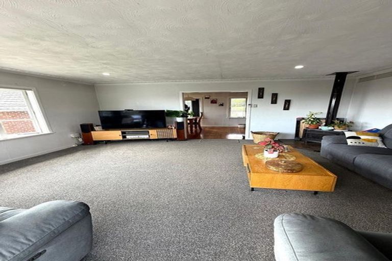 Photo of property in 205 Titirangi Road, Titirangi, Auckland, 0604