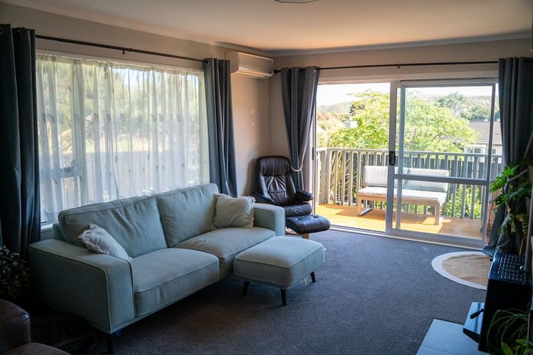Photo of property in 6b Yarrow Place, Papakowhai, Porirua, 5024