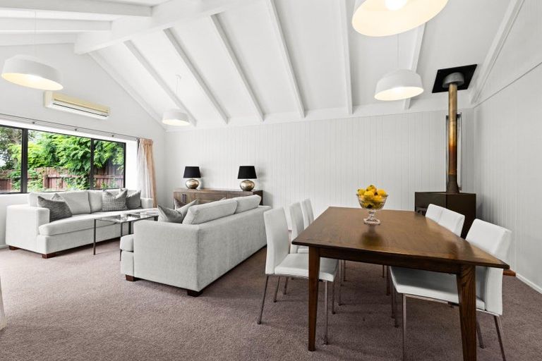 Photo of property in 1/125 Te Mata Road, Havelock North, 4130