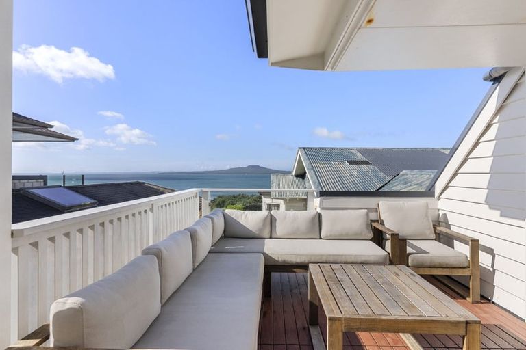 Photo of property in 2/231 Hurstmere Road, Takapuna, Auckland, 0622