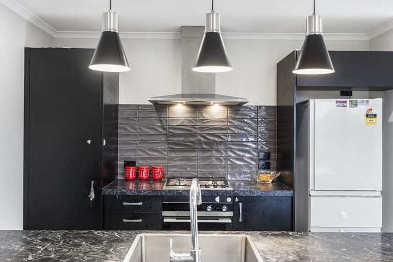 Photo of property in 2/8 Bostonkip Crescent, Fitzroy, Hamilton, 3282