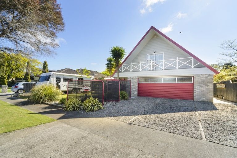 Photo of property in 22 Hanmer Place, Highbury, Palmerston North, 4412