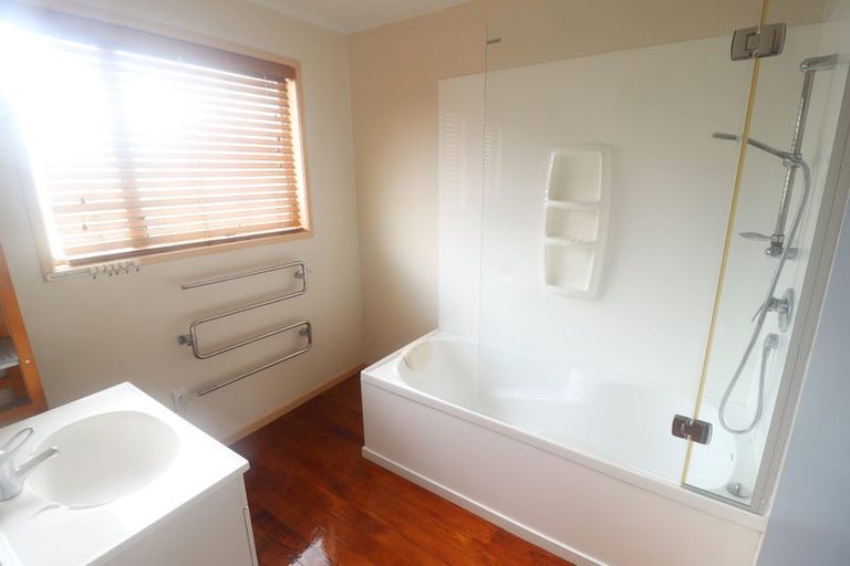 Photo of property in 25 Gladys Avenue, Glenfield, Auckland, 0629