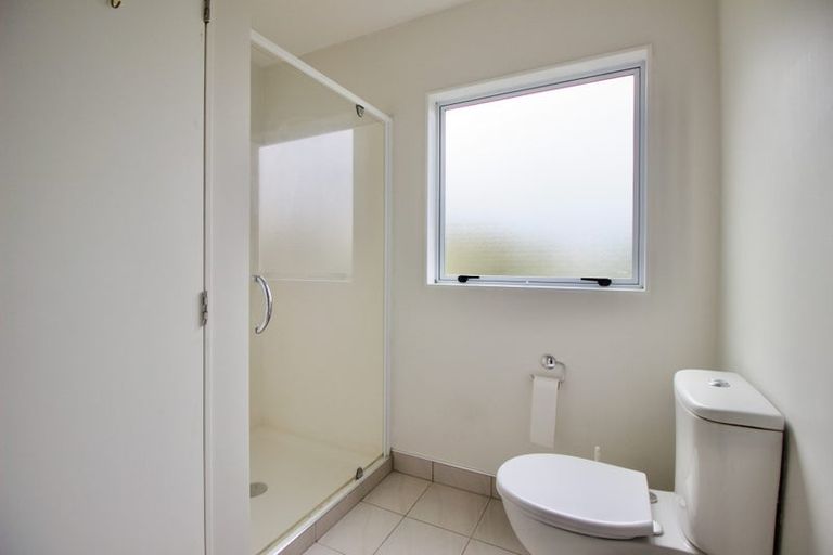 Photo of property in 88 Lantana Road, Green Bay, Auckland, 0604
