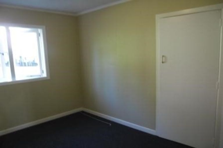 Photo of property in 27 Sheridan Drive, New Lynn, Auckland, 0600