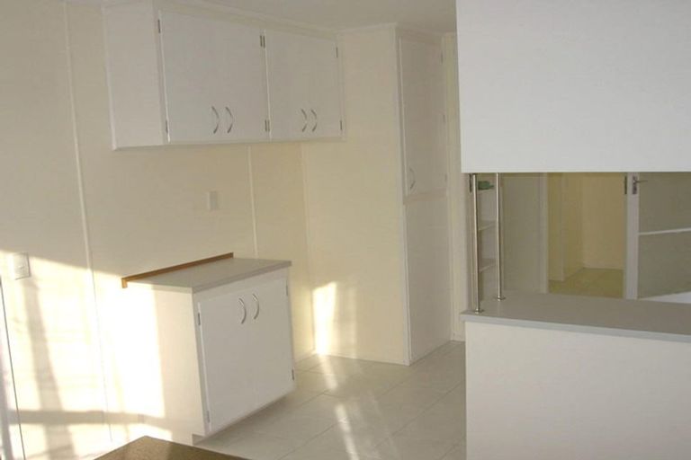 Photo of property in 4 Sabot Place, Massey, Auckland, 0614