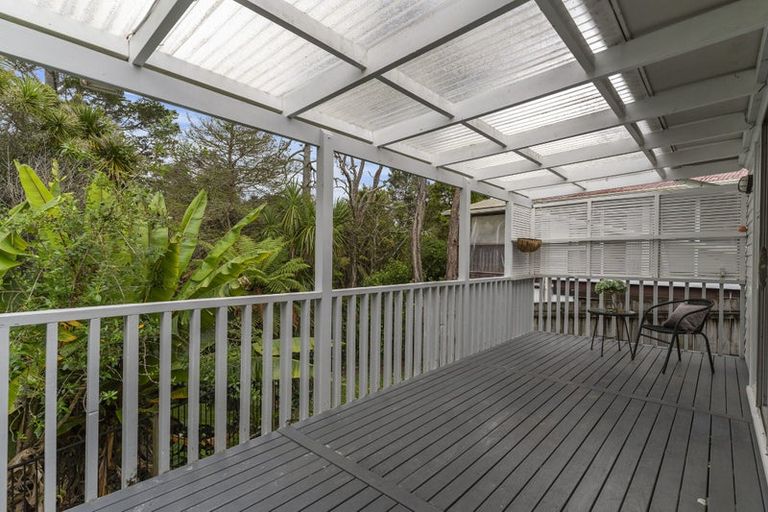 Photo of property in 3 Willowbrook Place, Titirangi, Auckland, 0604