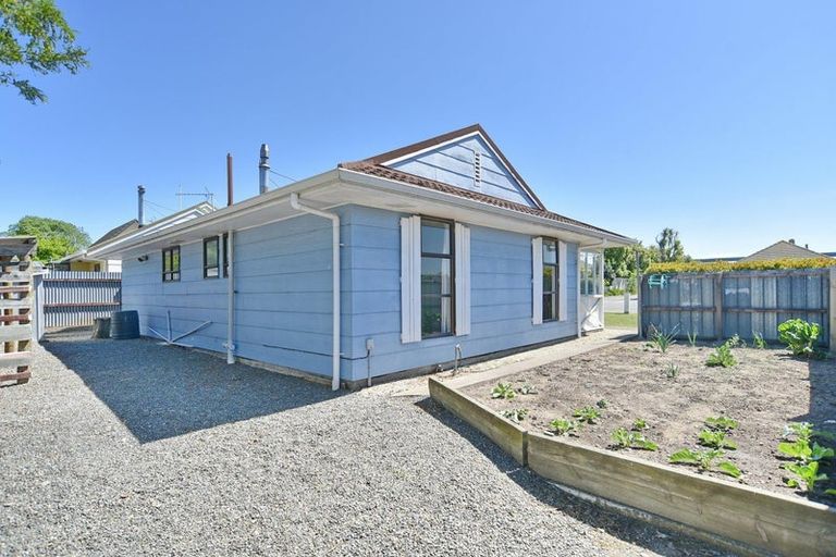 Photo of property in 4 Amberley Beach Road, Amberley, 7410