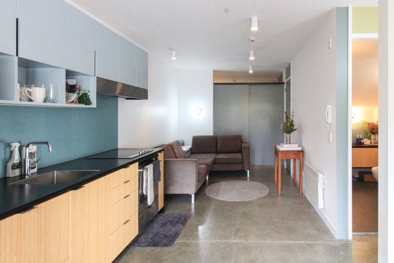 Photo of property in 76 Brougham Street, Mount Victoria, Wellington, 6011