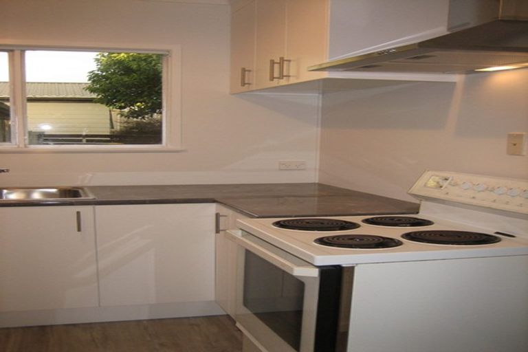 Photo of property in 1/200 Te Atatu Road, Te Atatu South, Auckland, 0610