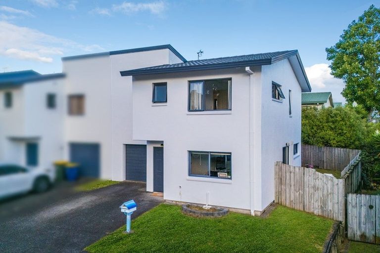 Photo of property in 9 Butia Avenue, Henderson, Auckland, 0612