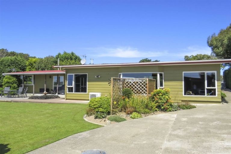 Photo of property in 35 Bay View Road, Woodend, Invercargill, 9877