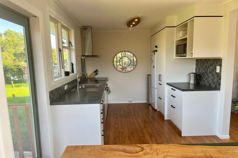 Photo of property in 15 Wiremu Place, Blagdon, New Plymouth, 4310