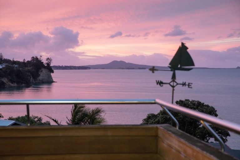 Photo of property in 5 Rangitoto View Road, Cockle Bay, Auckland, 2014