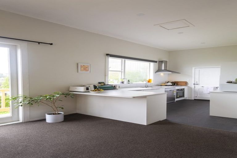 Photo of property in 39 Todman Street, Brooklyn, Wellington, 6021