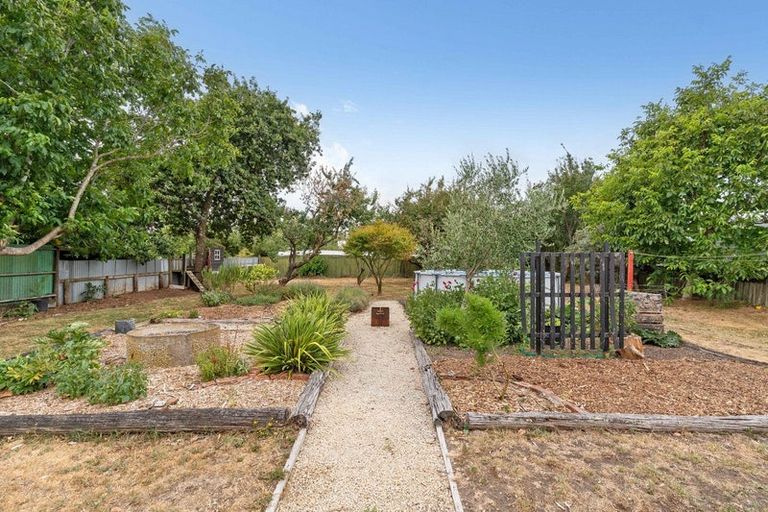Photo of property in 3 Cologne Street, Martinborough, 5711