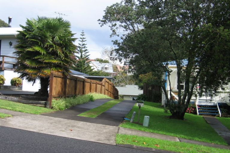 Photo of property in 46 Robbies Road, Shelly Park, Auckland, 2014