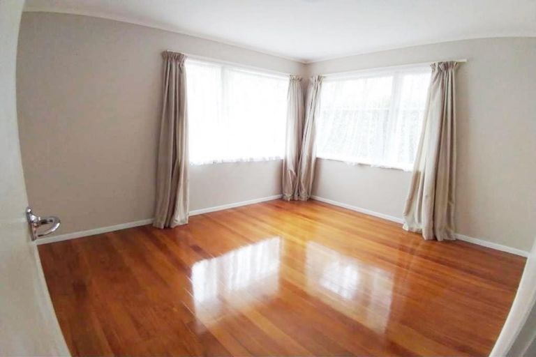 Photo of property in 3 Roband Avenue, Glenfield, Auckland, 0629