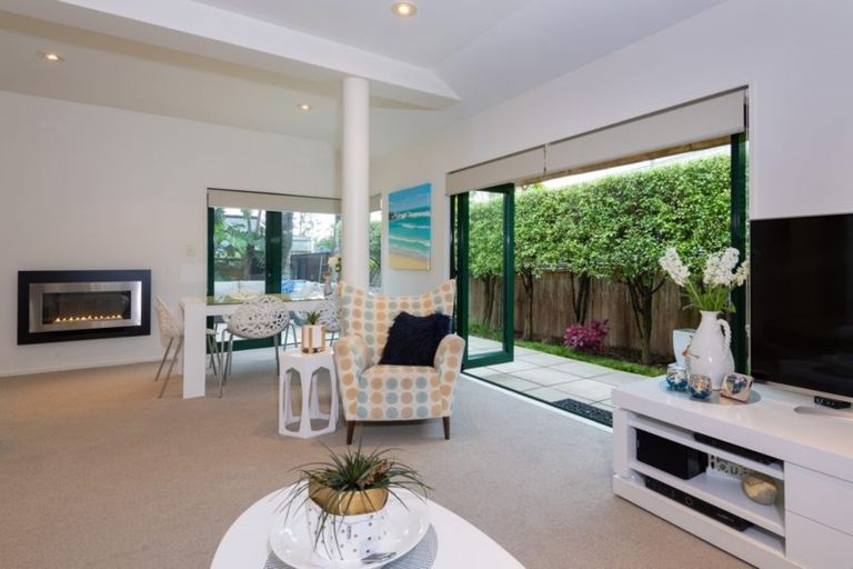 Photo of property in 3/17 Hart Road, Hauraki, Auckland, 0622