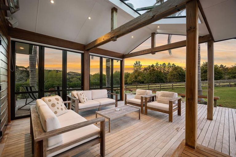 Photo of property in 883 Peak Road, Helensville, 0875