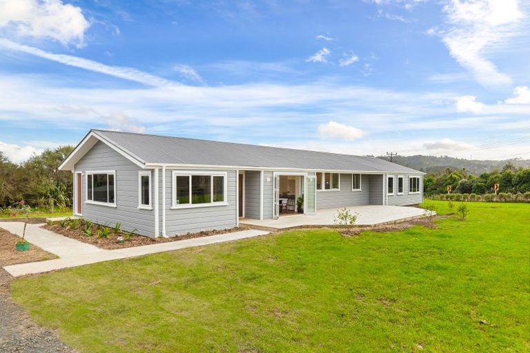 Photo of property in 4 Henley Road, Kaukapakapa, 0871
