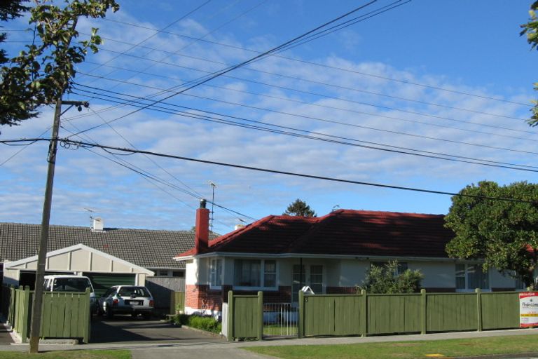 Photo of property in 3 Field Street, Silverstream, Upper Hutt, 5019