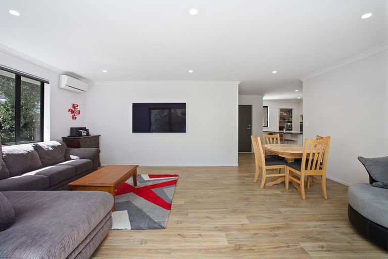 Photo of property in 59 Marendellas Drive, Bucklands Beach, Auckland, 2014