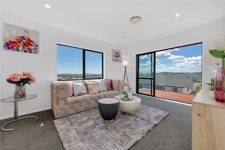 Photo of property in 10 Ripa Street, Flat Bush, Auckland, 2019